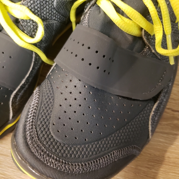 Mens or womens size 10 underarms tennis shoes - Picture 3 of 7